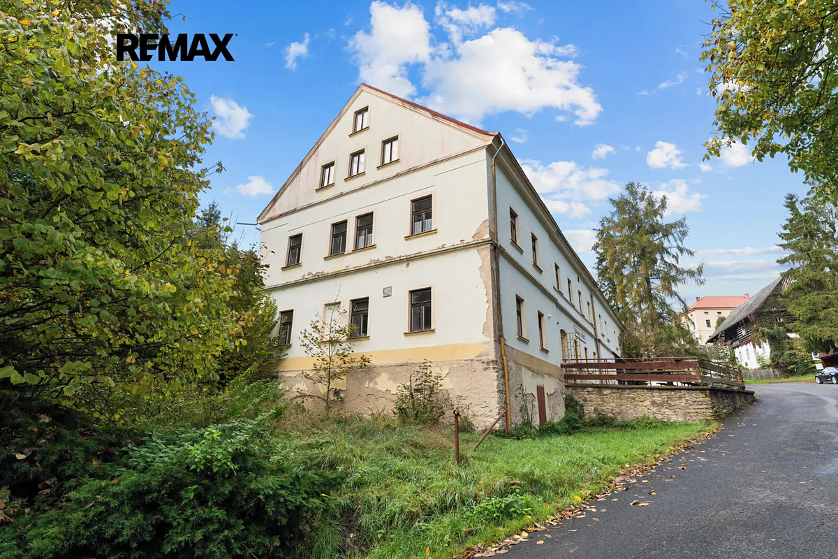 Prodej komerční nemovitosti 931 m²