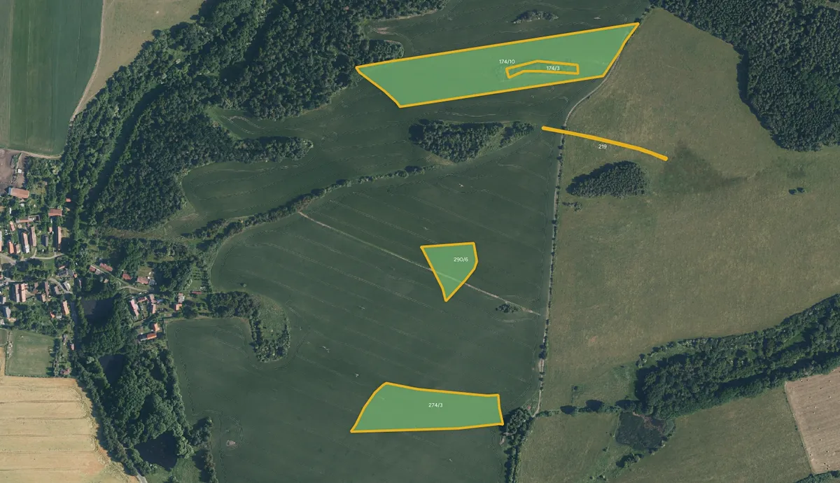 Prodej pole 57119 m²