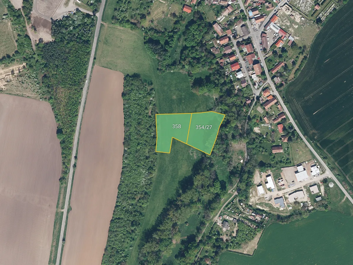 Prodej pole 27557 m²