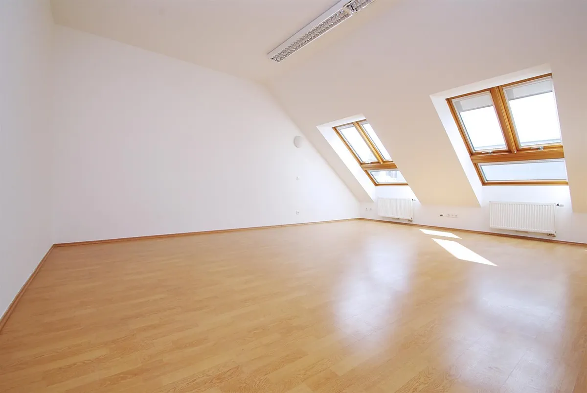 Pronájem kanceláře 82 m²