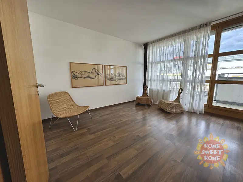 Pronájem bytu 2+kk 97 m², Praha – náhled fotky 2