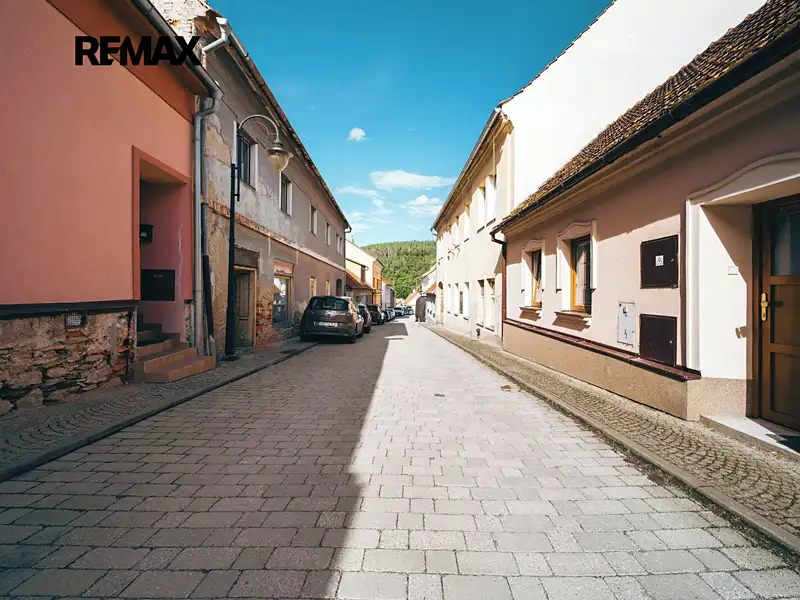 Prodej rodinného domu 1200 m², pozemek 2155 m², Lomnice – náhled fotky 2