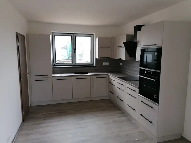 Prodej rodinného domu 110 m², pozemek 600 m², Cerhenice – náhled fotky 3