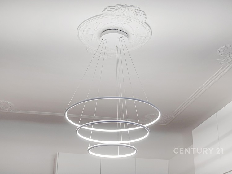 Pronájem bytu 1+kk, 34 m² (9 z 27)
