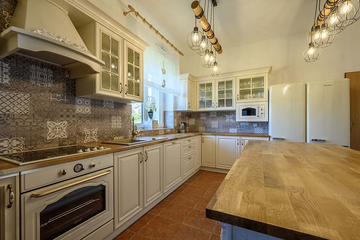 Prodej chalupy 400 m², pozemek 2841 m², Čeladná – fotka 1 z 3