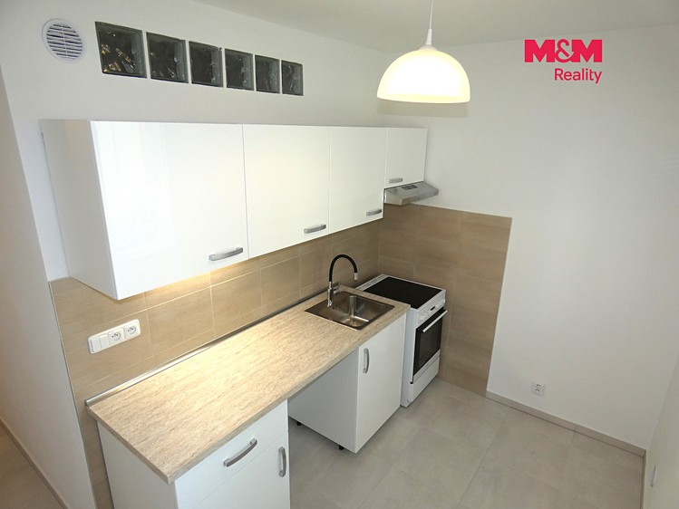 Pronájem bytu 1+1, 38 m² (14 z 21)