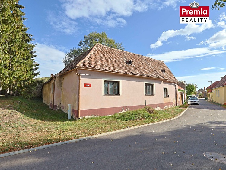 Haus zum Kauf, 640 m² (2 von 37)