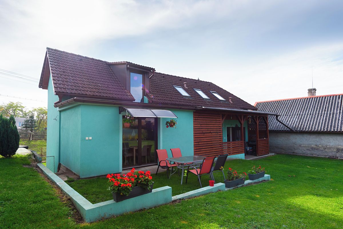 Prodej rodinného domu 200 m², pozemek 647 m², Čistá – fotka 1 z 3