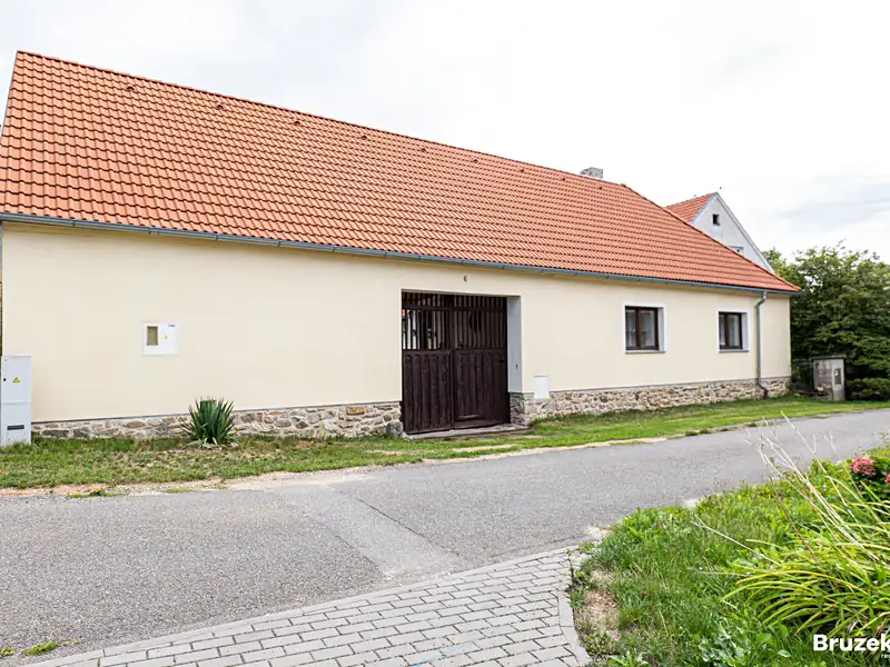 Prodej zemědělské usedlosti 698 m², pozemek 2540 m², Drhovle – náhled fotky 2