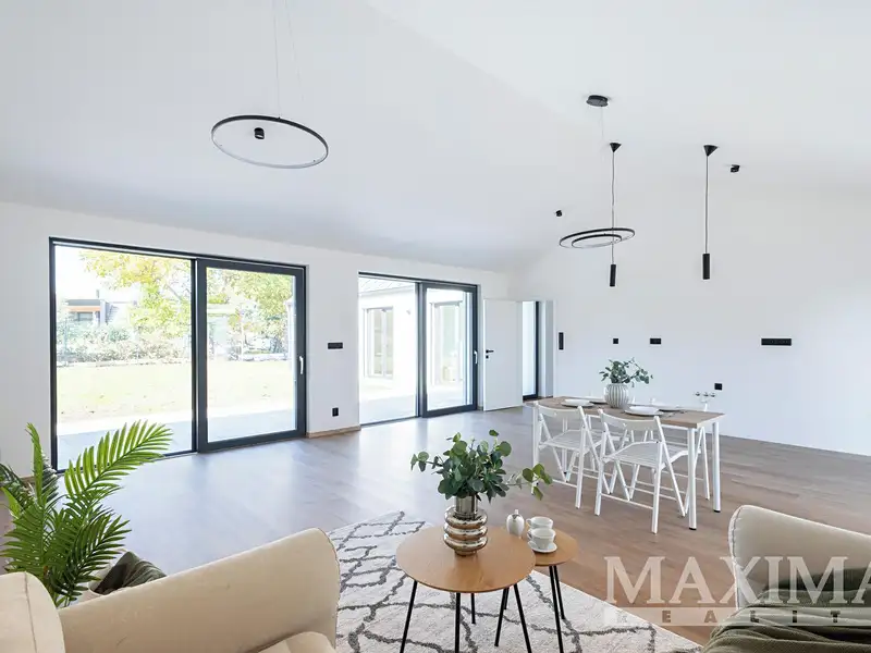 Prodej rodinného domu 148 m², pozemek 724 m², Šestajovice – náhled fotky 2