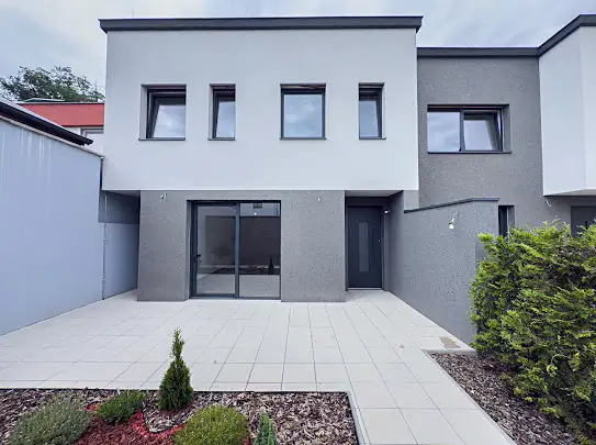 Prodej rodinného domu 140 m², pozemek 212 m², Praha – náhled fotky 1