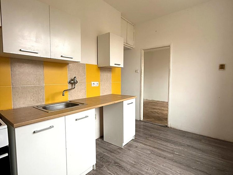 Wohnung 2+1 zur Miete, 52 m² (1 von 8)