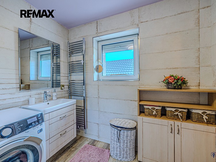 Prodej domu, 258 m² (12 z 34)