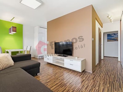 Pronájem bytu 2+kk, 56 m² (3 z 18)