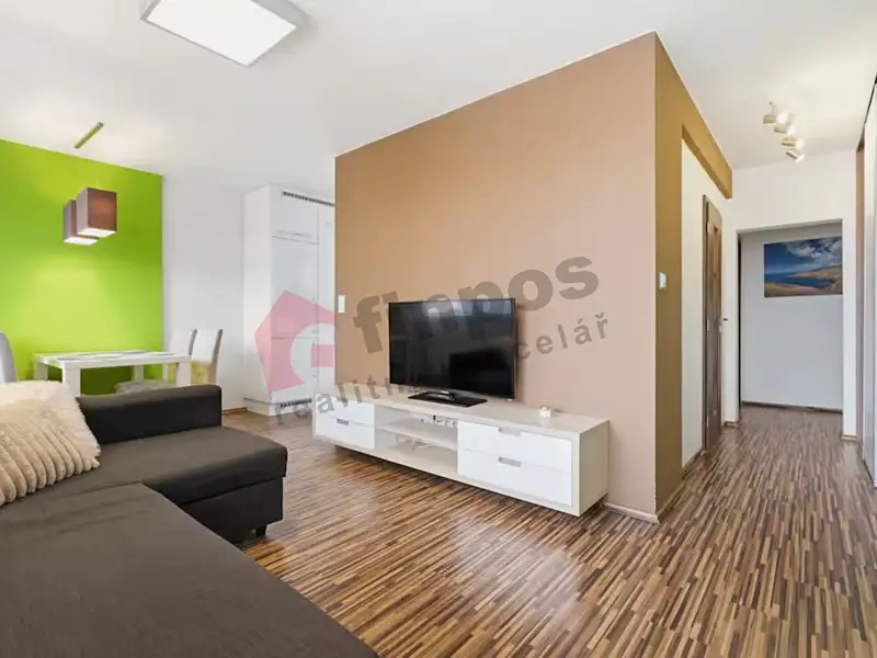 Pronájem bytu 2+kk 56 m², Praha – náhled fotky 3