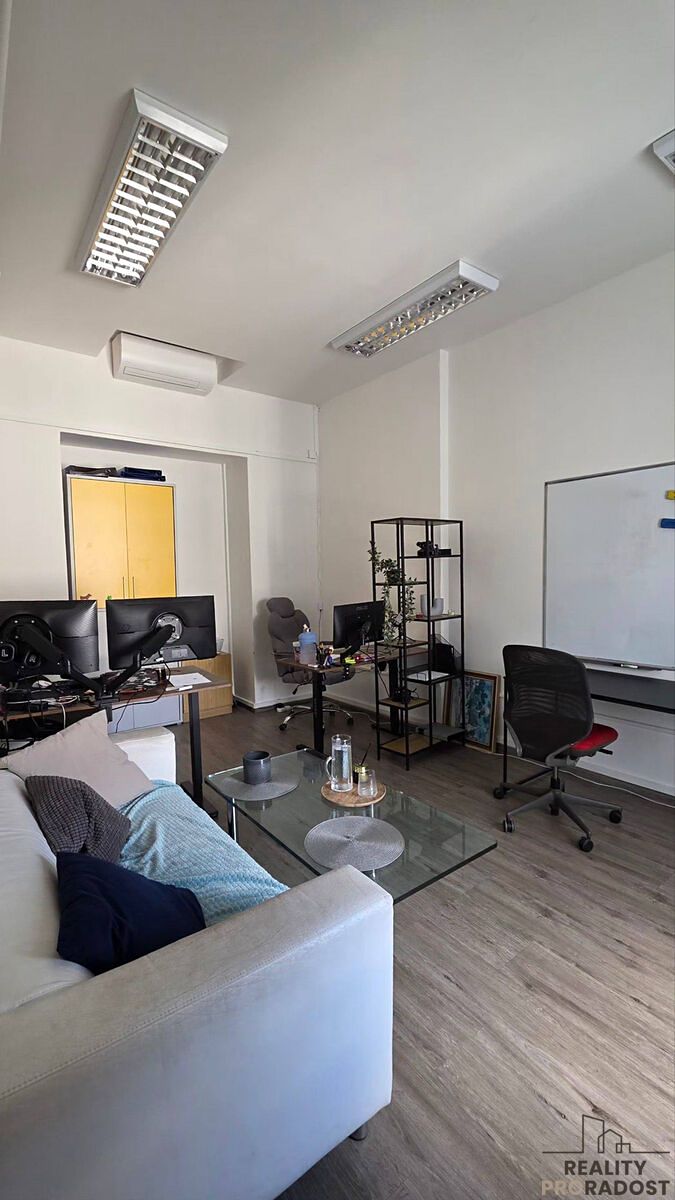 Pronájem kanceláře 20 m², Praha – fotka 1 z 3