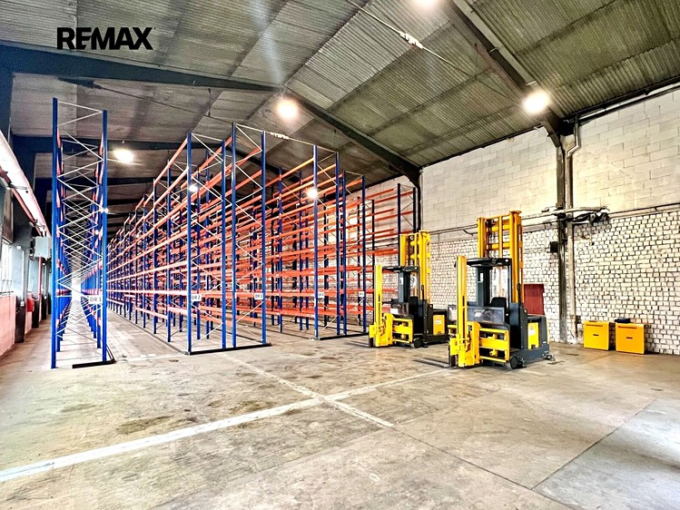 Pronájem komerčního prostoru, 6 500 m² (1 z 45)