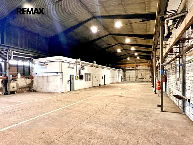 Pronájem komerčního prostoru, 6 500 m² (40 z 45)