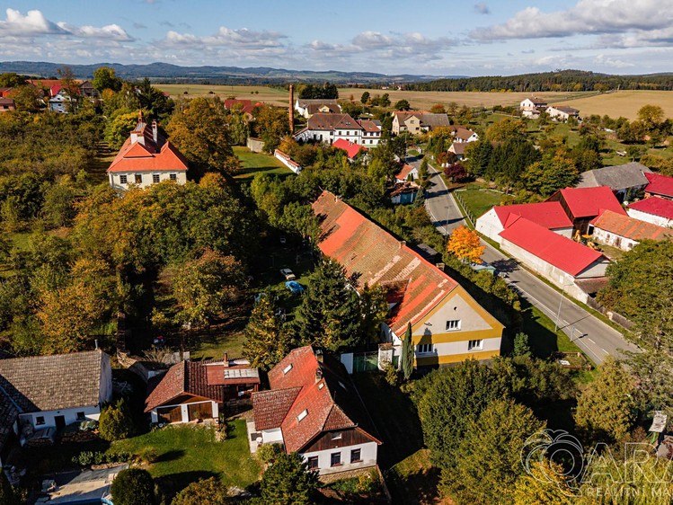 Haus zum Kauf, 180 m² (1 von 38)