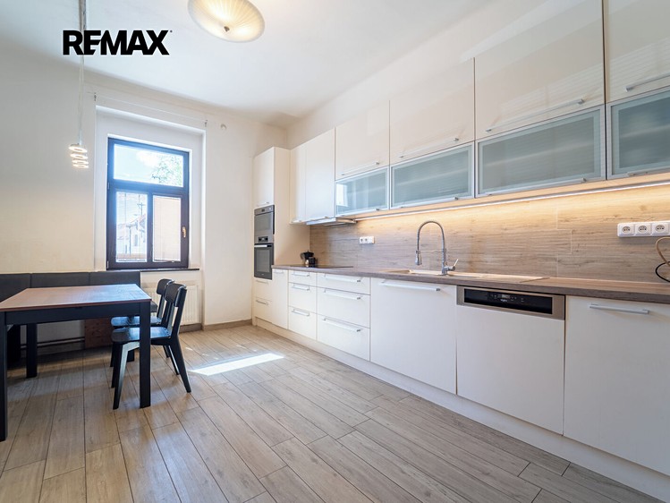 Будинок на продаж, 220 м² (3 з 51)