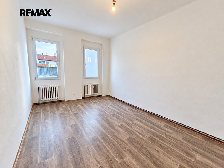 Pronájem bytu 4+kk, 72 m² (6 z 12)