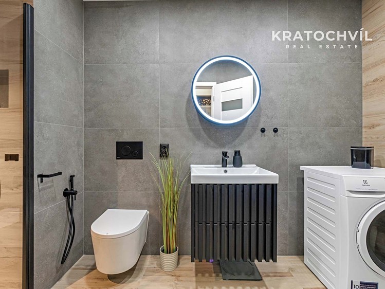 Pronájem bytu 2+kk, 41 m² (13 z 40)