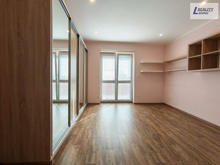 Prodej domu, 93 m² (8 z 31)