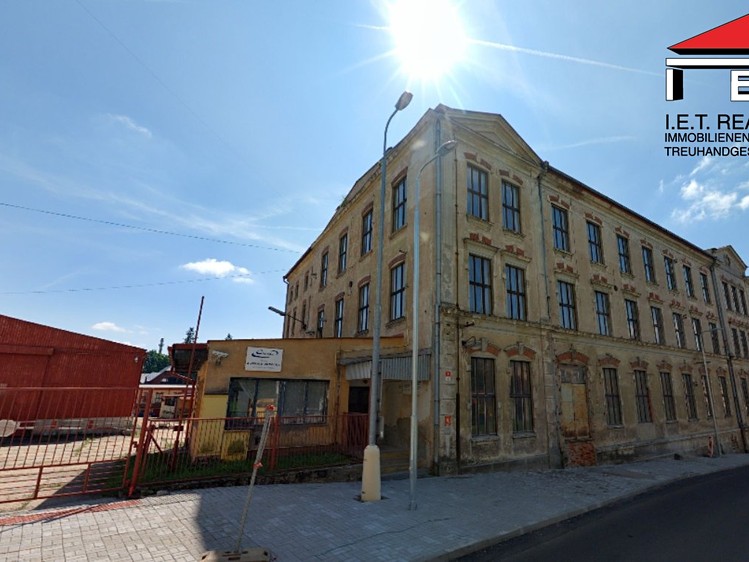 Комерційне приміщення на продаж, 3 500 м² (1 з 12)
