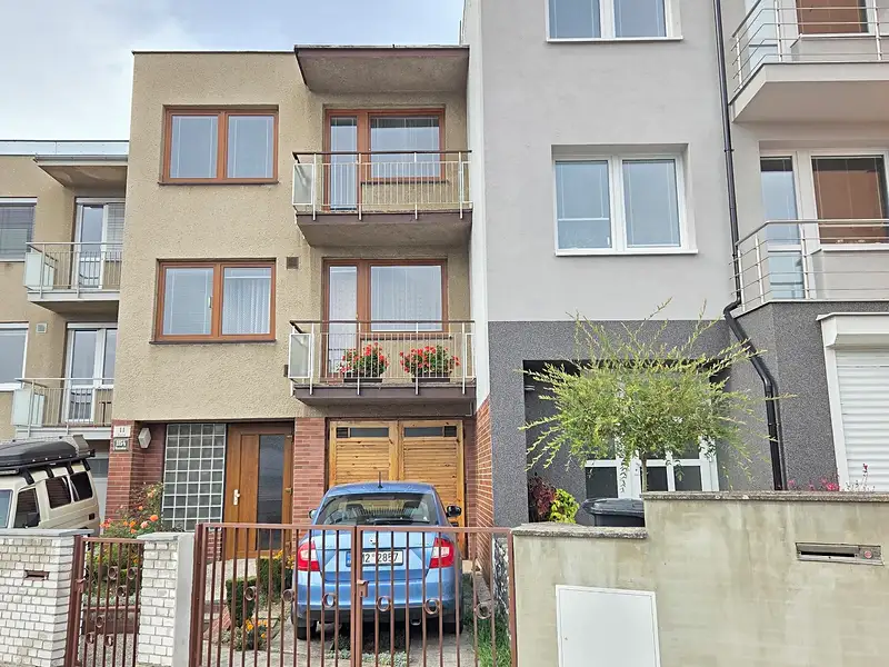 Prodej rodinného domu 160 m², pozemek 208 m², Brno – náhled fotky 1