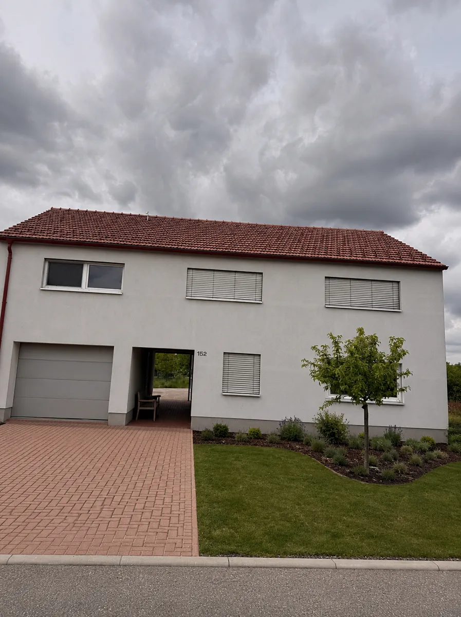 Pronájem rodinného domu 230 m², pozemek 841 m²