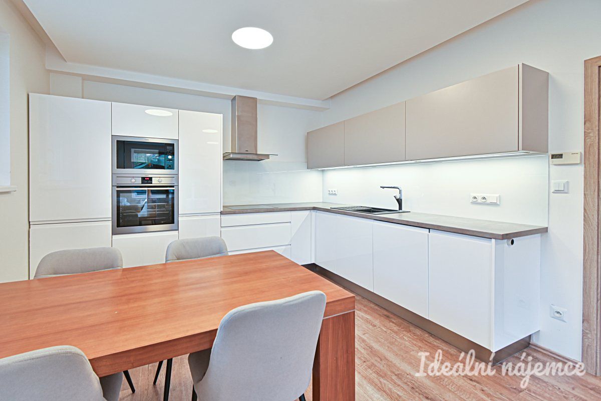 Pronájem bytu 3+kk 72 m² – fotografie 2