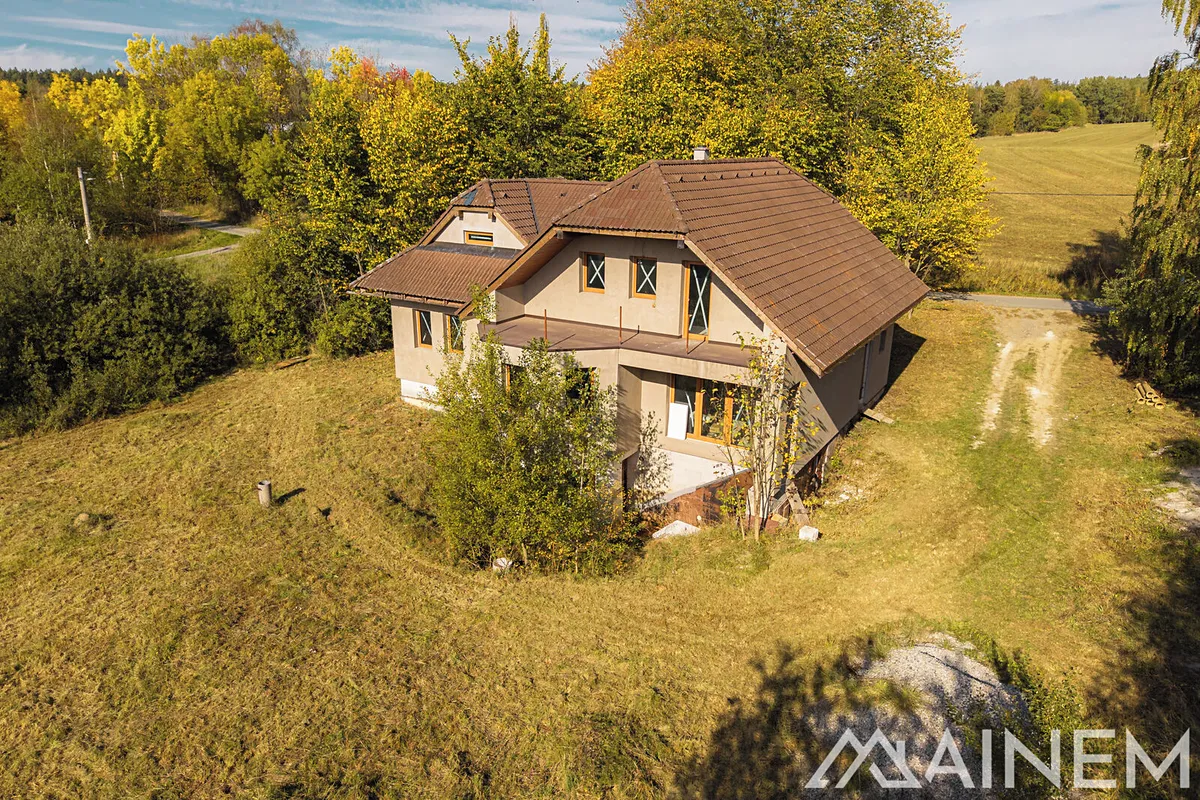 Prodej rodinného domu 229 m², pozemek 1287 m²
