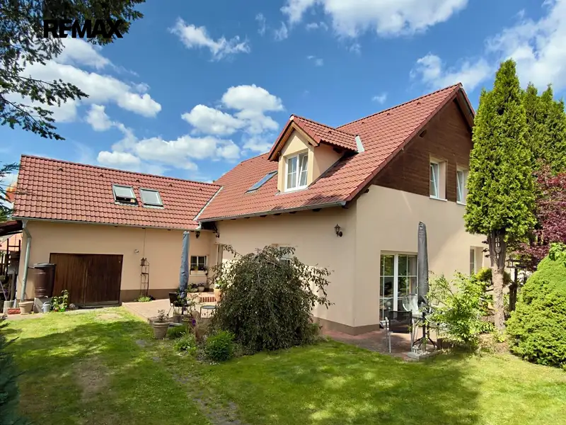 Prodej rodinného domu 214 m², pozemek 611 m², Stará Huť – náhled fotky 1