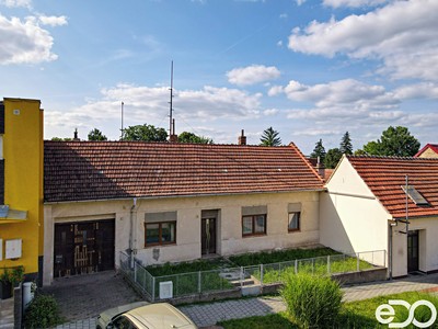 Haus zum Kauf, 282 m² (2 von 19)