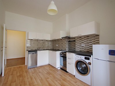 Pronájem bytu 1+1, 49 m² (2 z 12)