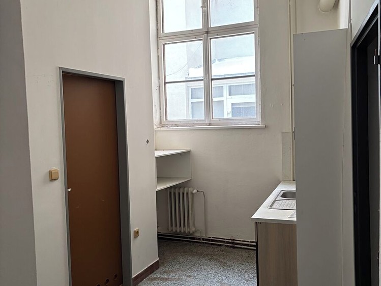 Комерційне приміщення в оренду, 206 м² (10 з 16)