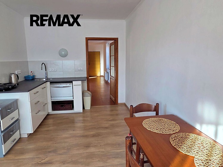Pronájem bytu 2+kk, 72 m² (4 z 11)