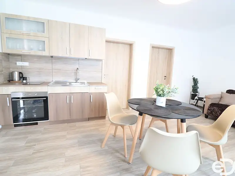 Pronájem bytu 2+kk 45 m², Roudná – náhled fotky 3