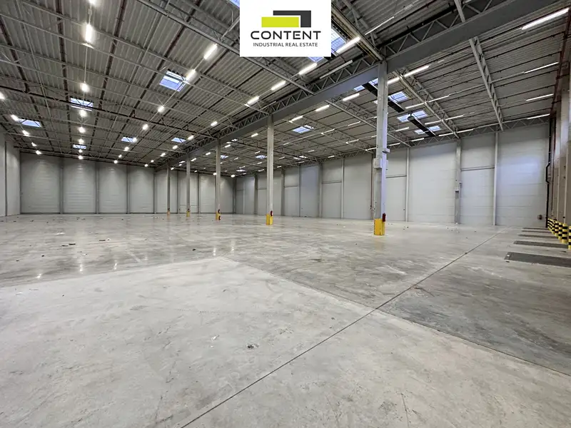 Pronájem výrobní haly, prostoru 4382 m², Hostivice – náhled fotky 1