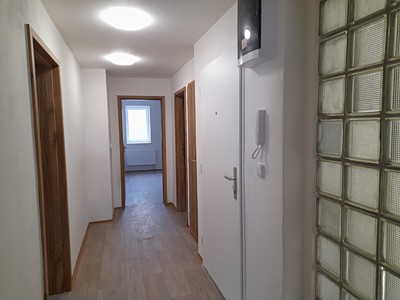 Pronájem bytu 3+1, 94 m² (2 z 8)