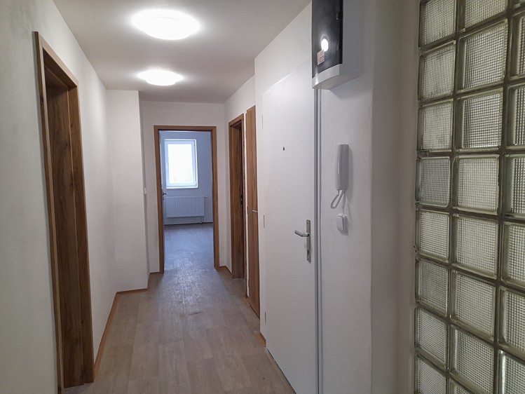 Pronájem bytu 3+1, 94 m² (2 z 8)