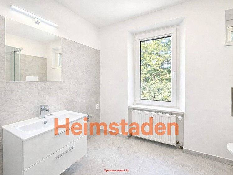 Pronájem bytu 1+kk, 29 m² (6 z 14)