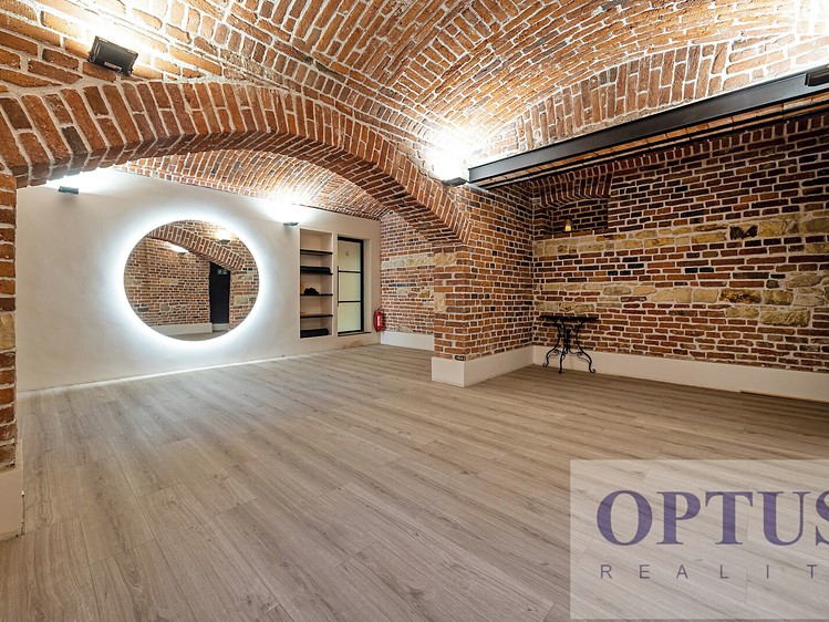 Квартира 5+kk в оренду, 172 м² (33 з 38)