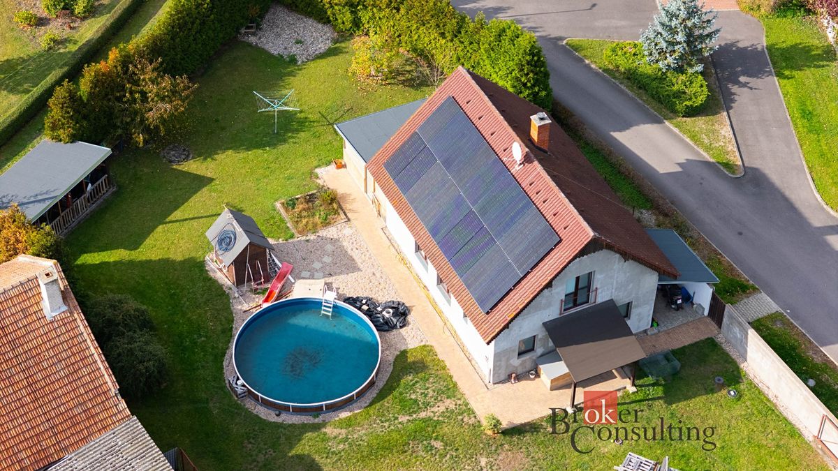 Prodej rodinného domu 136 m², pozemek 1150 m², Choteč – fotka 1 z 3