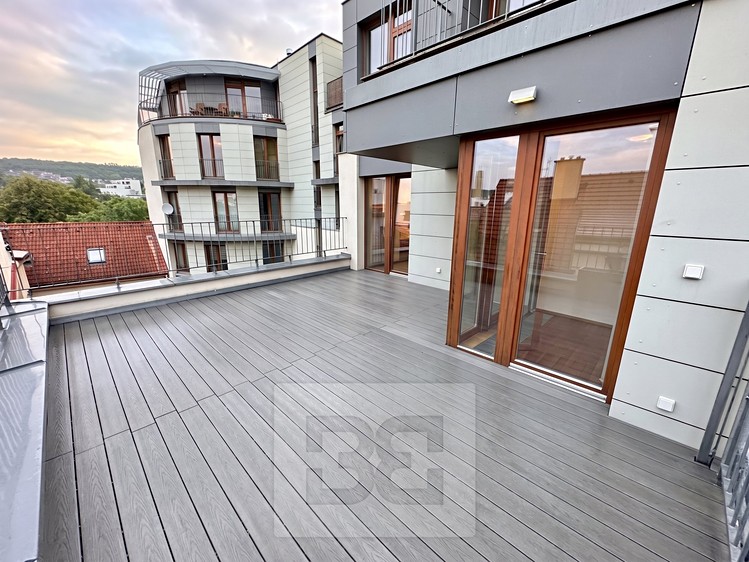 Pronájem bytu 3+kk, 138 m² (23 z 31)