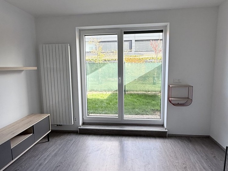 Pronájem bytu 1+kk, 31 m² (8 z 12)