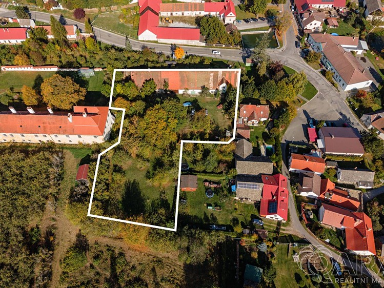 Haus zum Kauf, 180 m² (2 von 38)