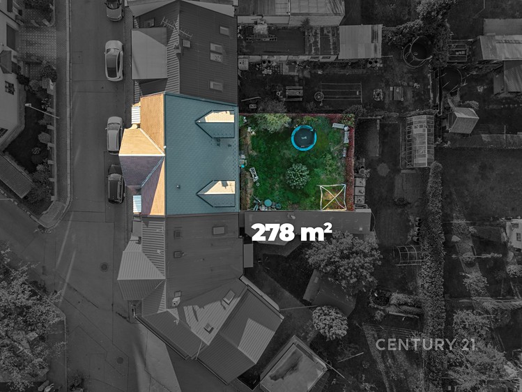 Haus zum Kauf, 228 m² (2 von 32)