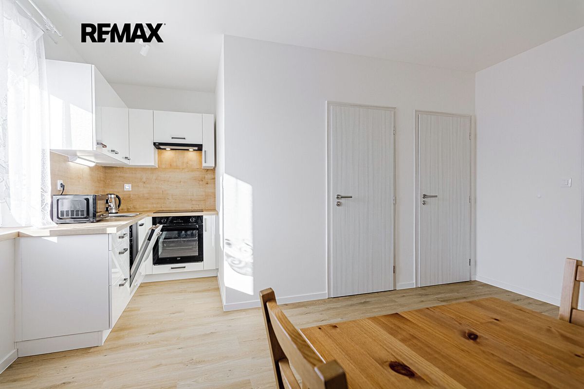 Pronájem bytu 1+1 43 m²