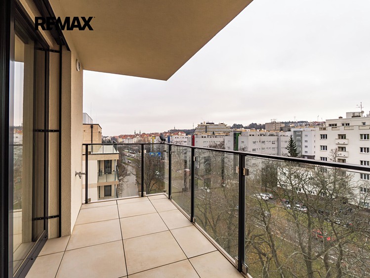 Pronájem bytu 2+kk, 65 m² (12 z 26)